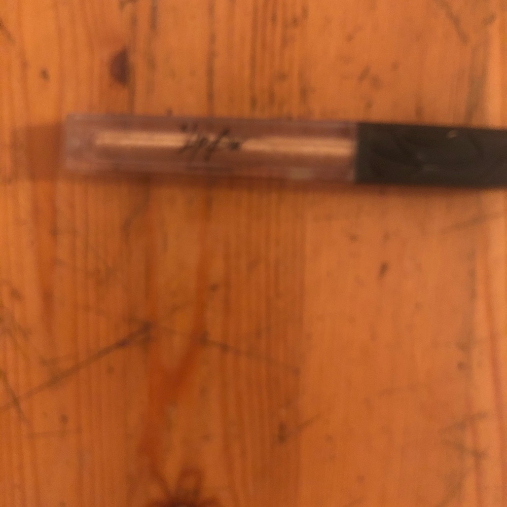 Lip gloss